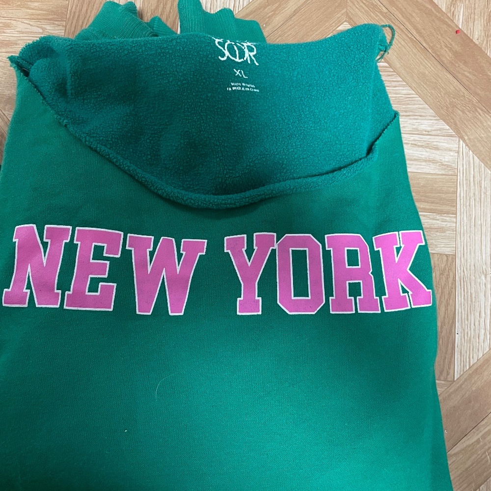 Chaser Green New York off the shoulder sweatshirt